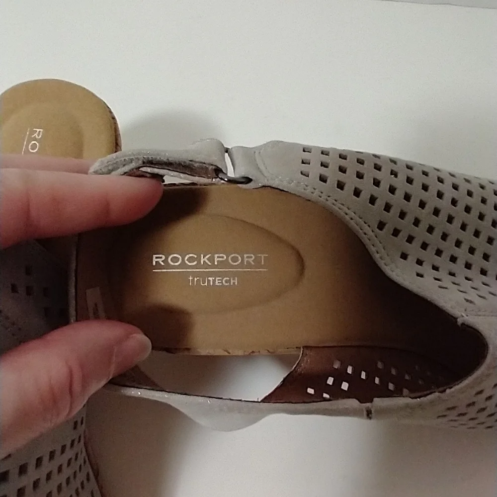 Rockport Briah Perforated Slingback Wedge, Silver Metallic Leather,‎ Size 8.5